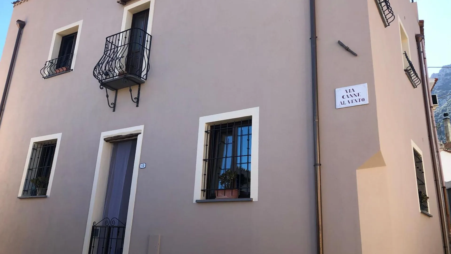 منزل للإقامة Domo Gallus Zola Galtellì إيطاليا